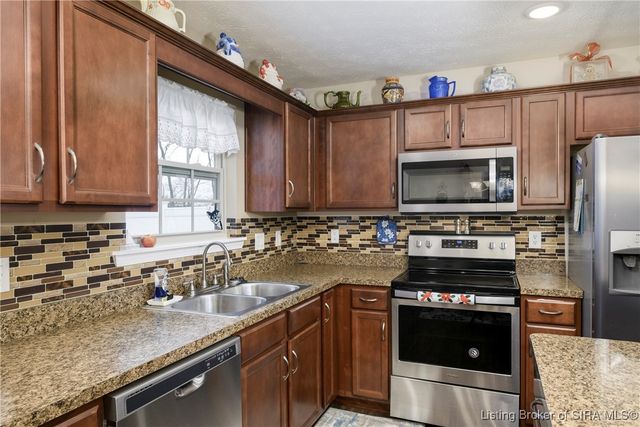 8921 Woodford Drive, Charlestown, IN 47111