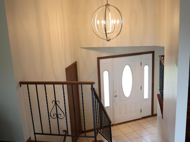 2180 N English Street, Maplewood, MN 55109