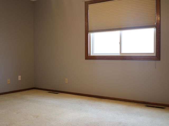 2180 N English Street, Maplewood, MN 55109