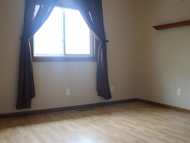 2180 N English Street, Maplewood, MN 55109