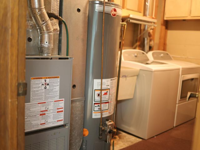 2180 N English Street, Maplewood, MN 55109