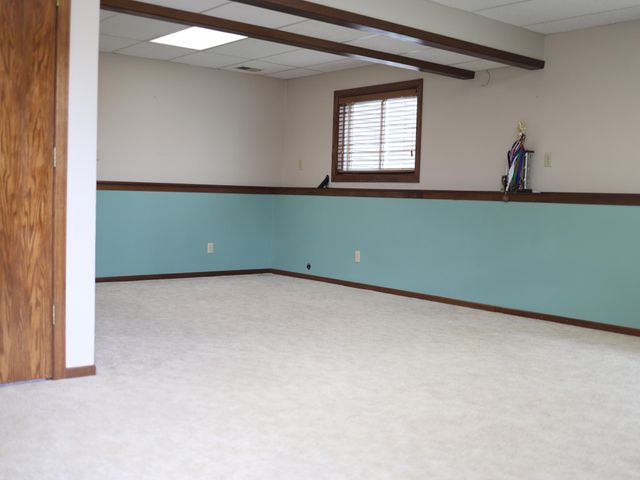 2180 N English Street, Maplewood, MN 55109