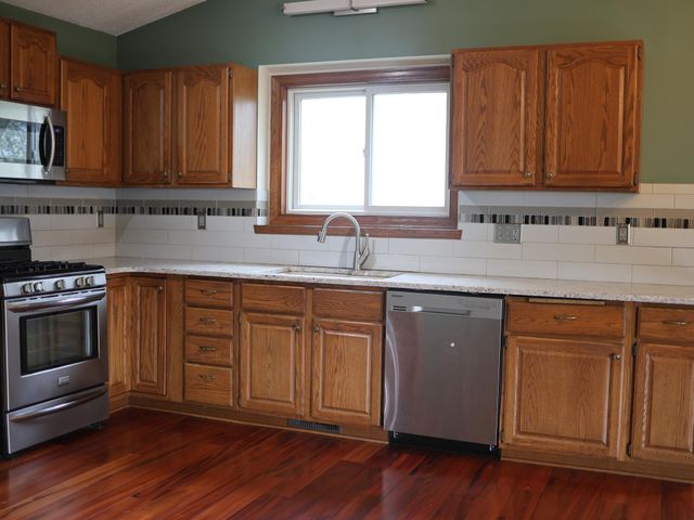 2180 N English Street, Maplewood, MN 55109