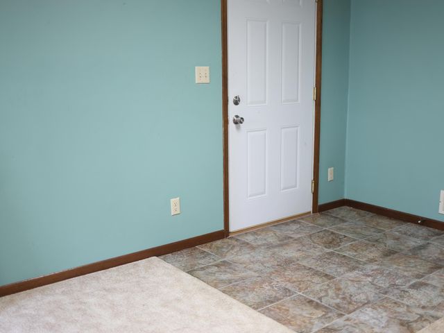 2180 N English Street, Maplewood, MN 55109