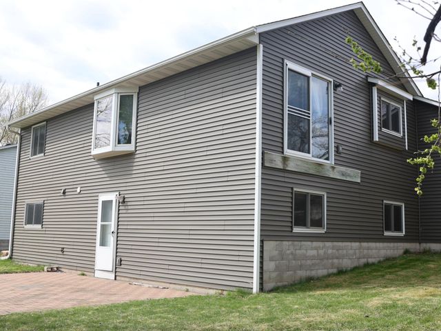 2180 N English Street, Maplewood, MN 55109