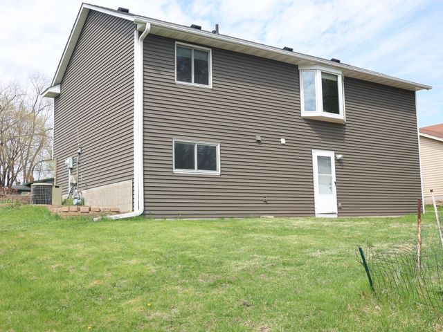 2180 N English Street, Maplewood, MN 55109