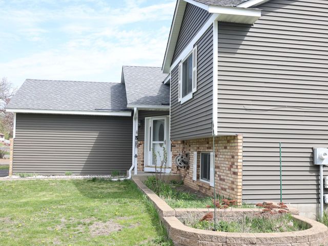 2180 N English Street, Maplewood, MN 55109