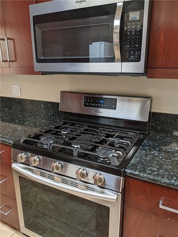 5325 La Forest Drive, La Canada Flintridge, CA 91011