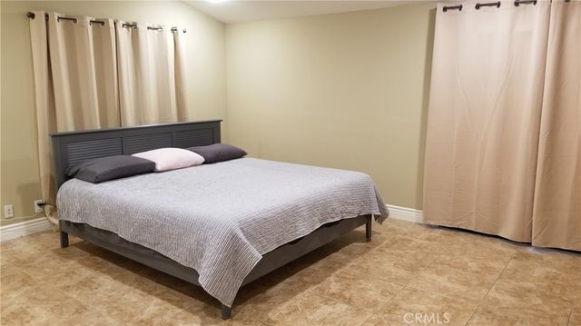 5325 La Forest Drive, La Canada Flintridge, CA 91011