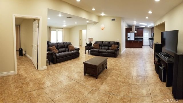 5325 La Forest Drive, La Canada Flintridge, CA 91011
