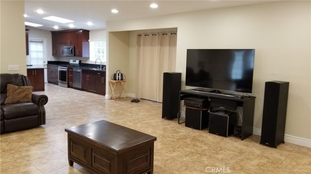 5325 La Forest Drive, La Canada Flintridge, CA 91011