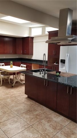 5325 La Forest Drive, La Canada Flintridge, CA 91011