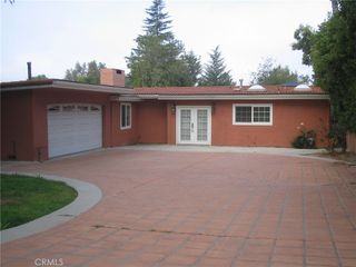 5325 La Forest Drive, La Canada Flintridge, CA 91011