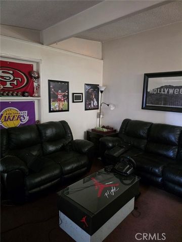 647 W Century, Los Angeles, CA 90044