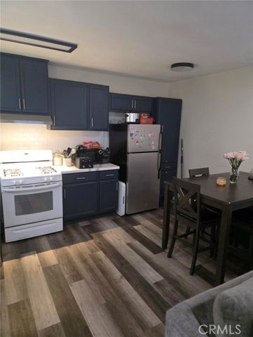 647 W Century, Los Angeles, CA 90044