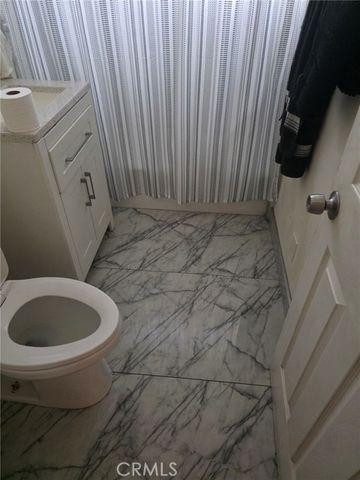 647 W Century, Los Angeles, CA 90044