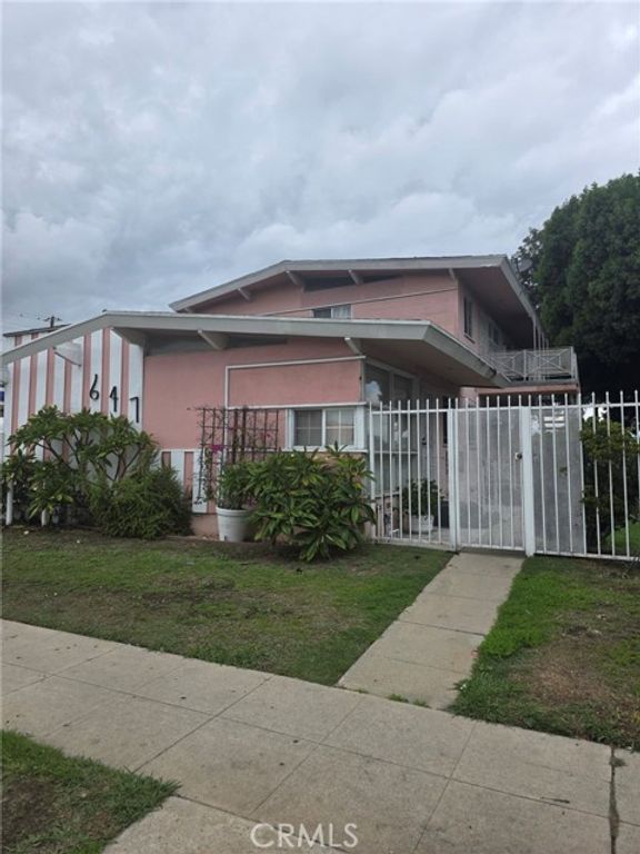 647 W Century, Los Angeles, CA 90044