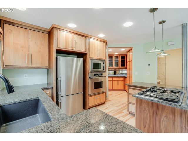 3306 Sw FAIRMOUNT Blvd, Portland, OR 97239