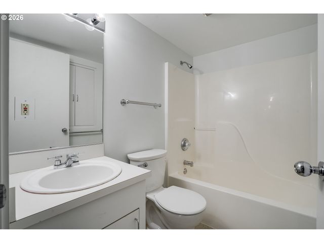 3306 Sw FAIRMOUNT Blvd, Portland, OR 97239