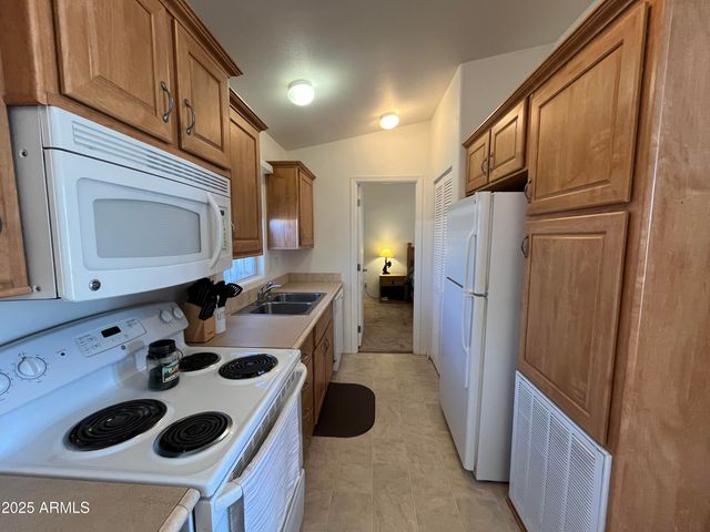 10960 N 67TH Avenue 145, Glendale, AZ 85304