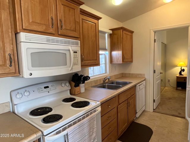 10960 N 67TH Avenue 145, Glendale, AZ 85304