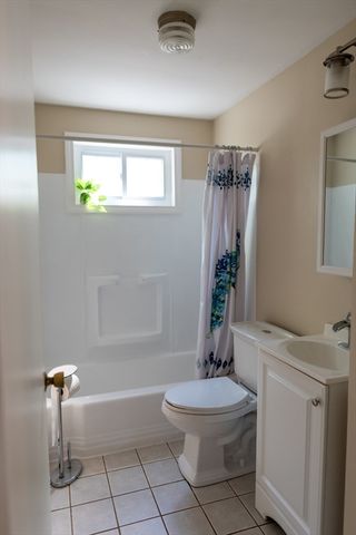 26 Sunset Rd, Dracut, MA 01826