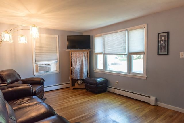 26 Sunset Rd, Dracut, MA 01826