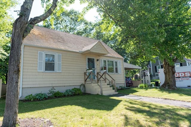 26 Sunset Rd, Dracut, MA 01826