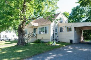 26 Sunset Rd, Dracut, MA 01826