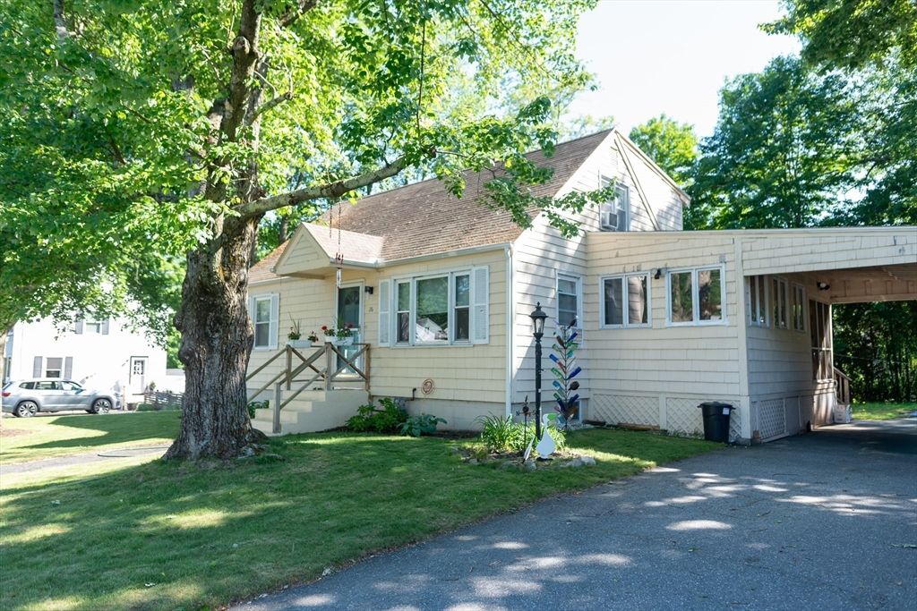 26 Sunset Rd, Dracut, MA 01826