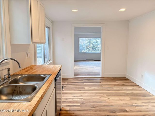 5228 Rowland Road, Toledo, OH 43613