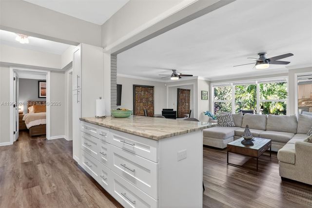 409 NW 28th Ct, Wilton Manors, FL 33311