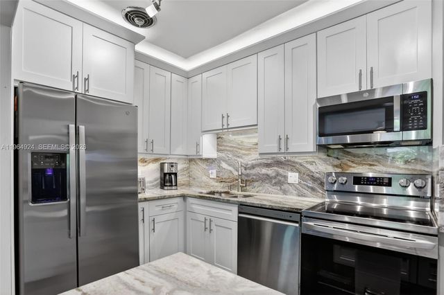 409 NW 28th Ct, Wilton Manors, FL 33311