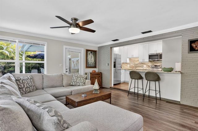 409 NW 28th Ct, Wilton Manors, FL 33311