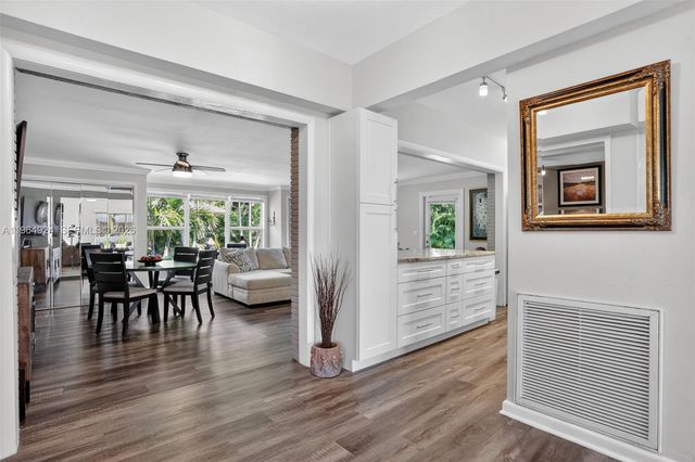 409 NW 28th Ct, Wilton Manors, FL 33311