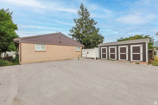 220 E LESLIE AVE, Salt Lake City, UT 84115