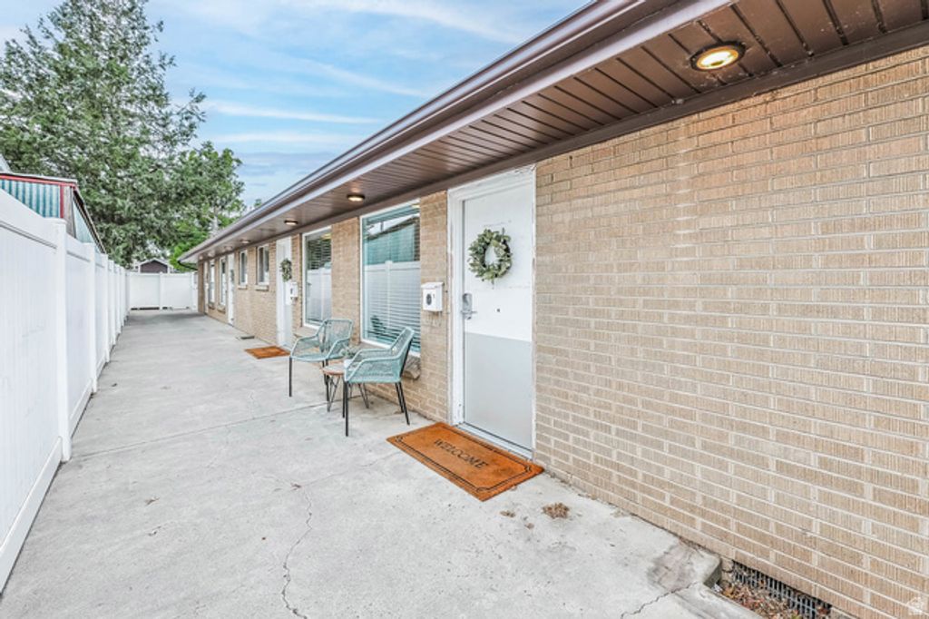 Image 2 of property listing at 220 E LESLIE AVE, Salt Lake City, UT 84115