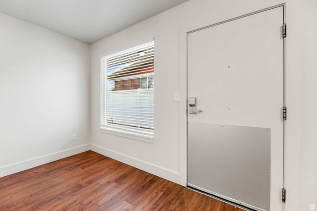 Image 14 of property listing at 220 E LESLIE AVE, Salt Lake City, UT 84115