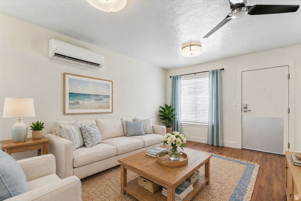 Image 5 of property listing at 220 E LESLIE AVE, Salt Lake City, UT 84115
