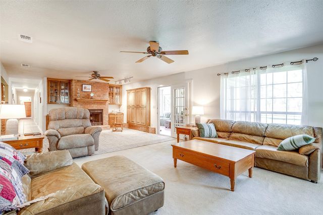 8621 Ravenswood Road, Granbury, TX 76049