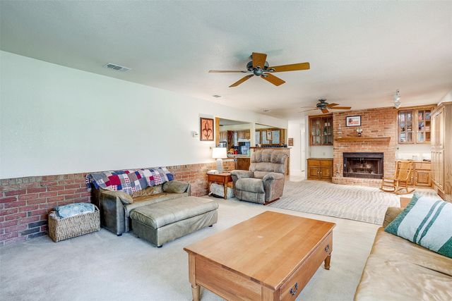 8621 Ravenswood Road, Granbury, TX 76049