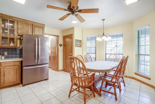 8621 Ravenswood Road, Granbury, TX 76049