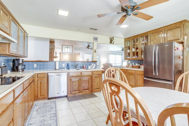 8621 Ravenswood Road, Granbury, TX 76049