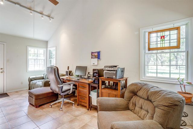 8621 Ravenswood Road, Granbury, TX 76049