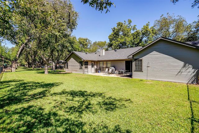8621 Ravenswood Road, Granbury, TX 76049