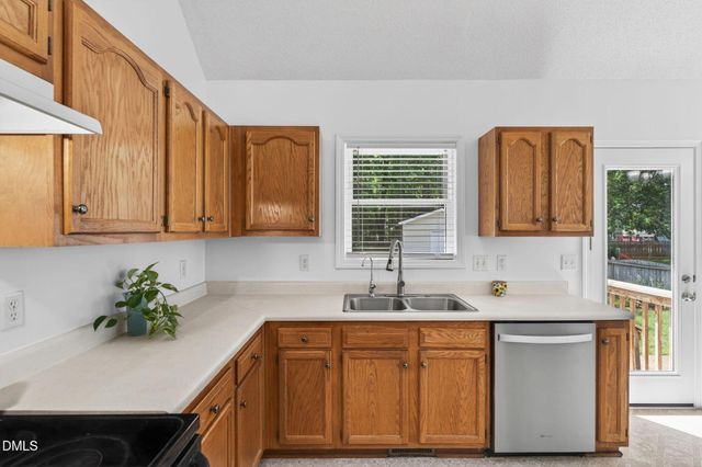 2733 Glastonbury Road, Apex, NC 27539
