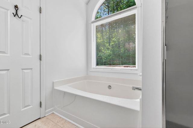 2733 Glastonbury Road, Apex, NC 27539