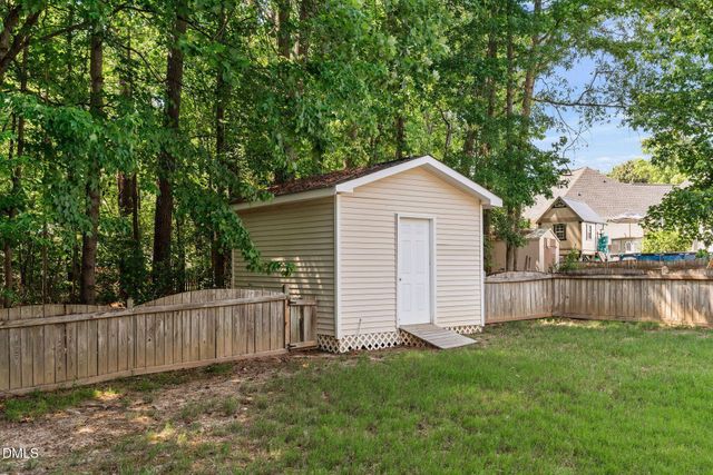 2733 Glastonbury Road, Apex, NC 27539