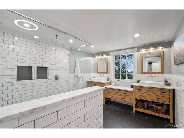 5725 W Mississippi Ave, Lakewood, CO 80226