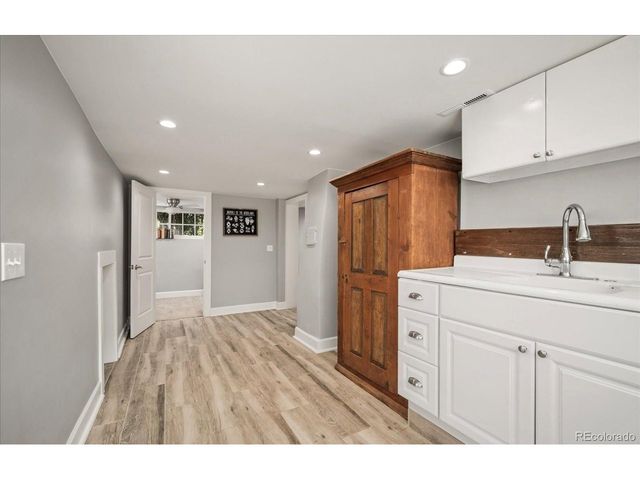 5725 W Mississippi Ave, Lakewood, CO 80226